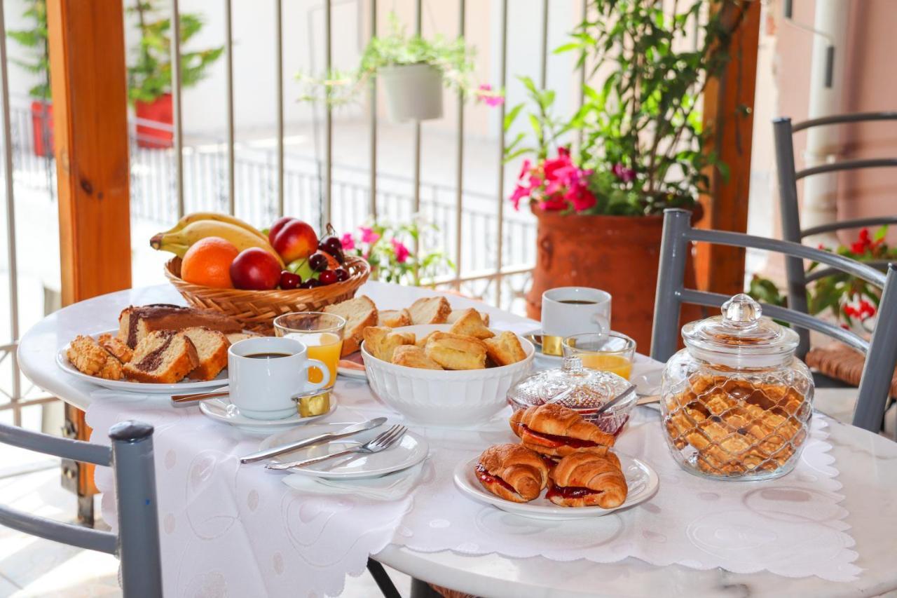 Angela Hotel Лутра Едипсу Екстериор снимка