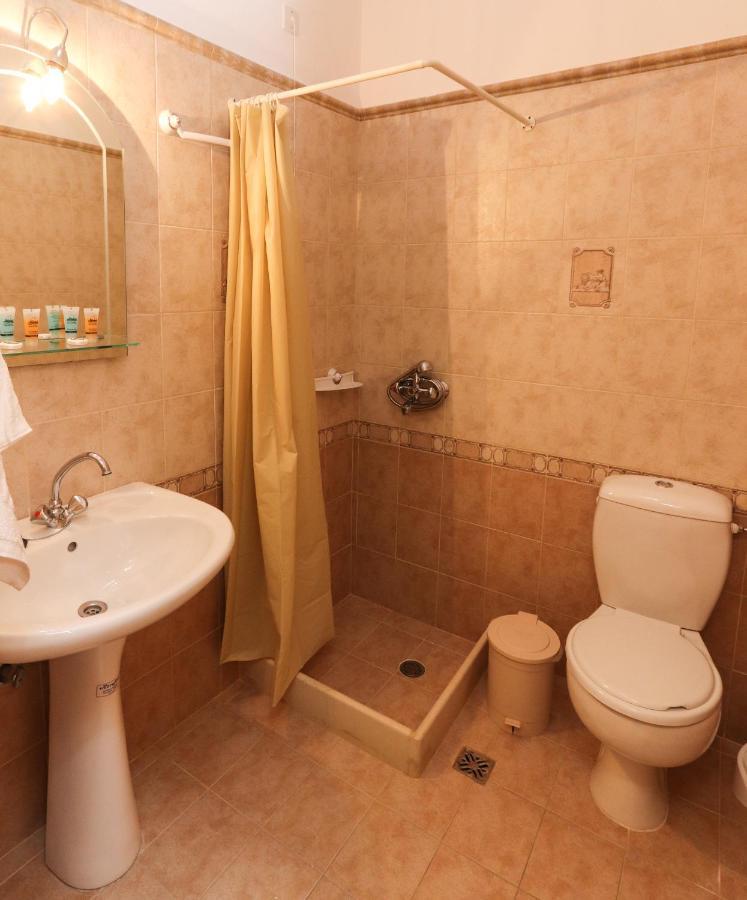 Angela Hotel Лутра Едипсу Екстериор снимка