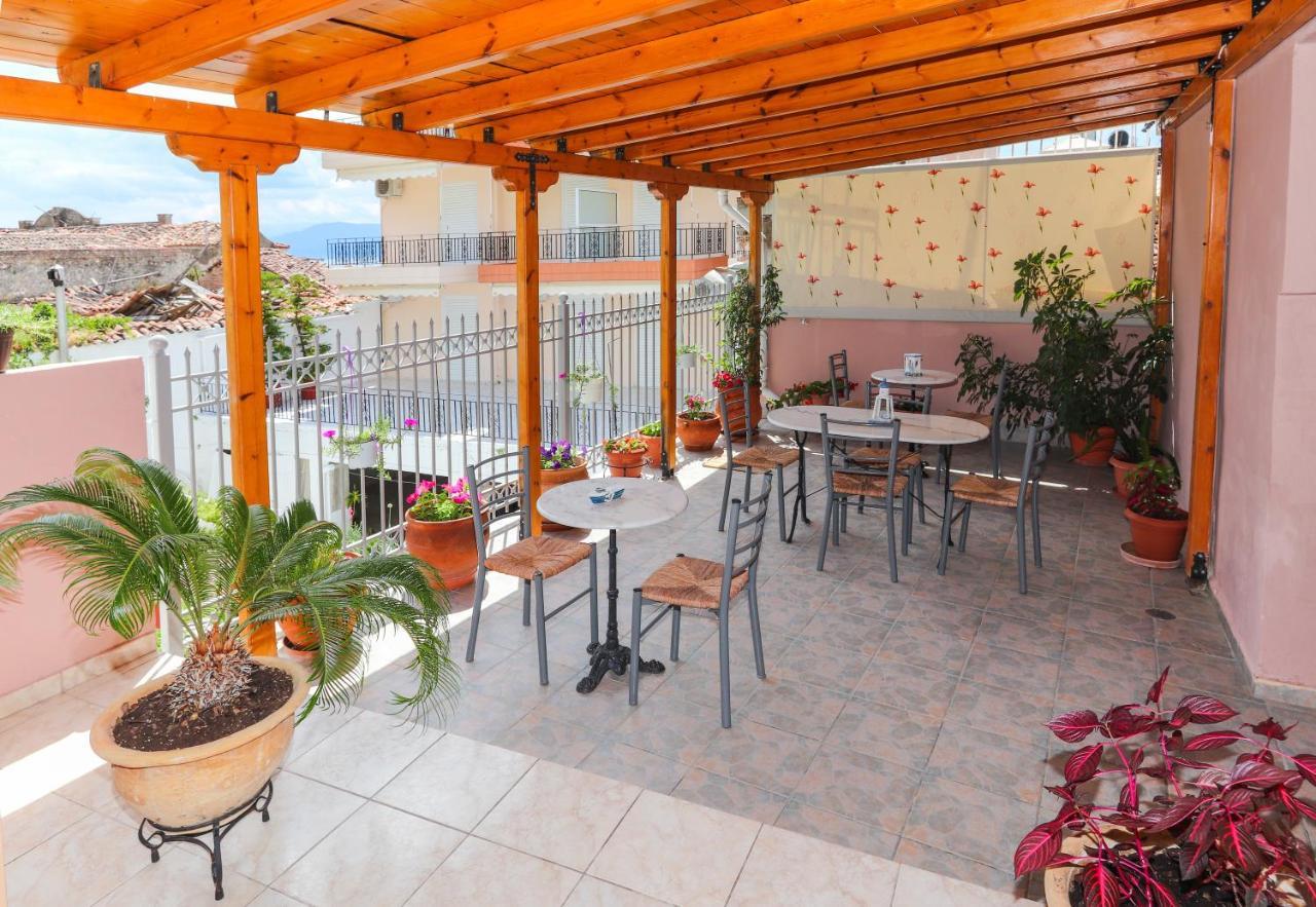 Angela Hotel Лутра Едипсу Екстериор снимка