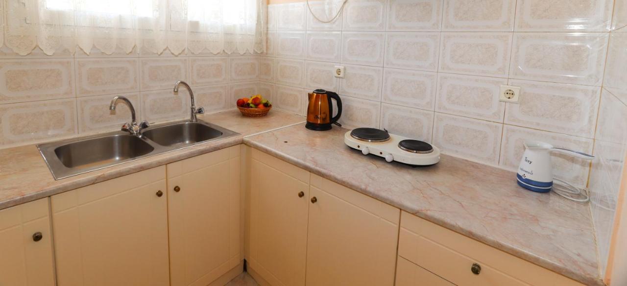 Angela Hotel Лутра Едипсу Екстериор снимка