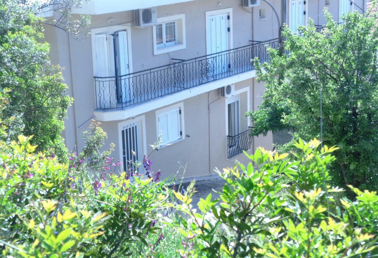 Angela Hotel Лутра Едипсу Екстериор снимка